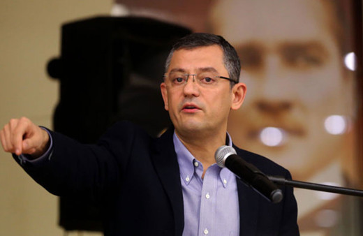 Özgür Özel'den Mehmet Barlas'a sert sözler! 'Her dönemin dalkavuğu...'