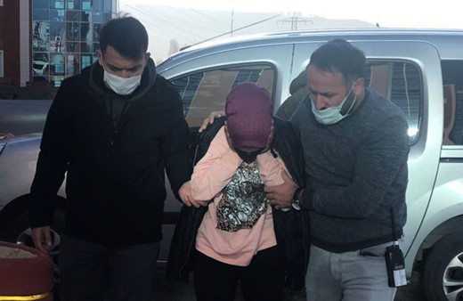 Garip olay! 'Ormanda kayboldum, donuyorum’ ihbarı yapan Esra köprü üstünde bulundu!