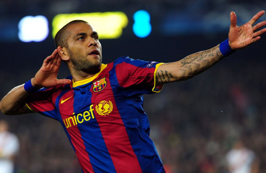 Barcelona 38 yaşındaki sağ bek Dani Alves'i transfer etti