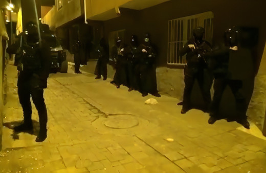 Diyarbakır'daki terör operasyonunda HDP'li yöneticilerin de olduğu 13 kişi tutuklandı