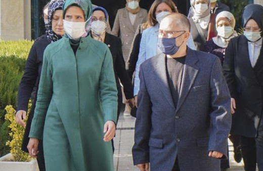 Sümeyye Erdoğan Bayraktar'dan Başak Cengiz'in ailesine taziye ziyareti