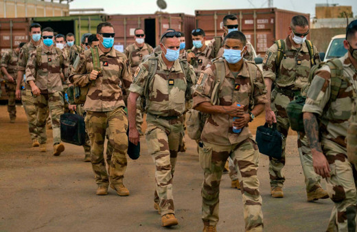 Fransa, Mali'nin kuzeyindeki askeri üssünü orduya teslim etti