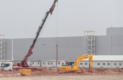 TOGG'un Gemlik'teki fabrikasında üretim hattı boya tankları yerleştirildi