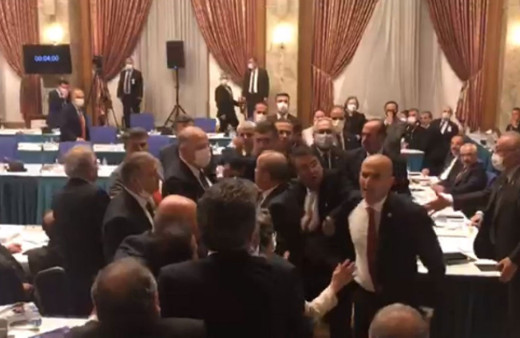 TBMM'de MHP ve HDP milletvekilleri arasında arbede çıktı