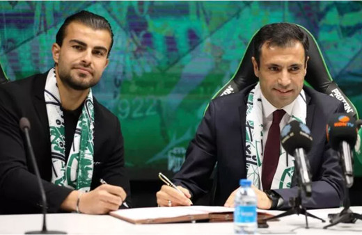 Galatasaray ve Beşiktaş'a kötü haber! Abdülkerim Bardakçı imzayı attı