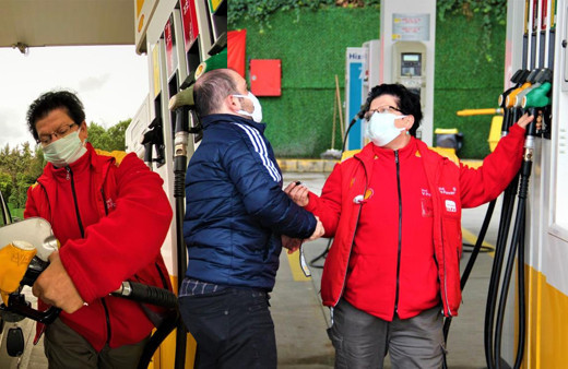 Kocaeli'de bu benzinliğe giren şaşkına döndü! Görenler dua ediyor: Utanacağını düşündüm