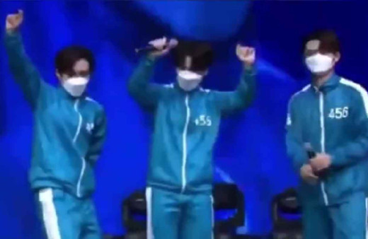 Güney Koreli gruptan İstanbul konserinde Squid Game kostümüyle Erik Dalı şov