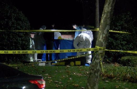 İstanbul Üsküdar'da parkta silahla vurulmuş erkek cesedi bulundu