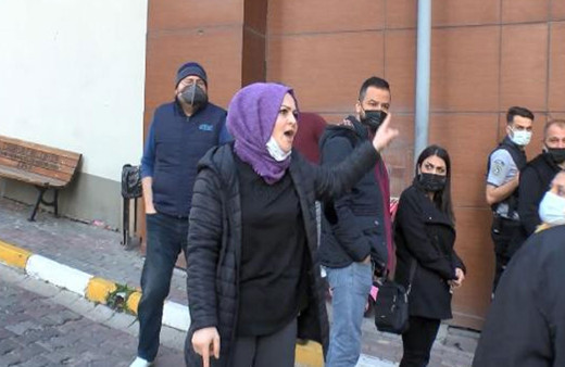 Esenyurt'ta 15 bin nüfuslu sitenin şimdi de suları kesildi! İsyan ettiler