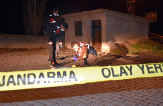 Kırıkkale'de tartıştığı amcasının oğlunu vuran şüpheli evini de ateşe verdi