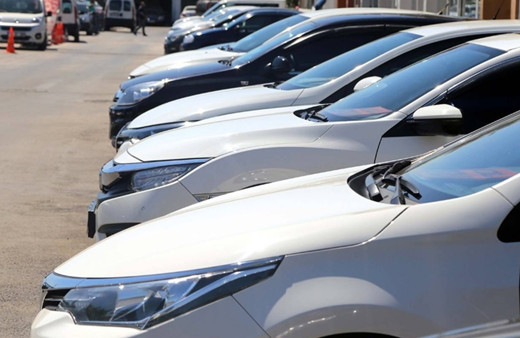 Araba fiyatları yükseldi kasım ayında ilan sitelerinde eski arabalara rağbet arttı