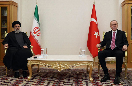 Cumhurbaşkanı Erdoğan ile İran Cumhurbaşkanı Reisi ile telefonda görüştü