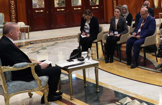 Cumhurbaşkanı Erdoğan'dan flaş döviz kuru ve faiz açıklaması! Kılıçdaroğlu'na el hareketi tepkisi