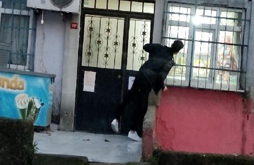 Sultangazi'de dehşet!  Kocasını ve oğlunu bıçaklayan kadın gözaltına alındı