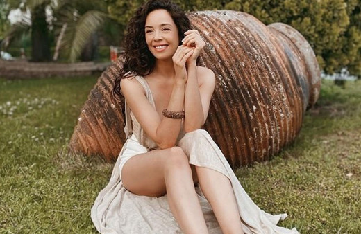 Eski Dünya Güzeli Azra Akın'dan çok konuşulacak estetik açıklaması