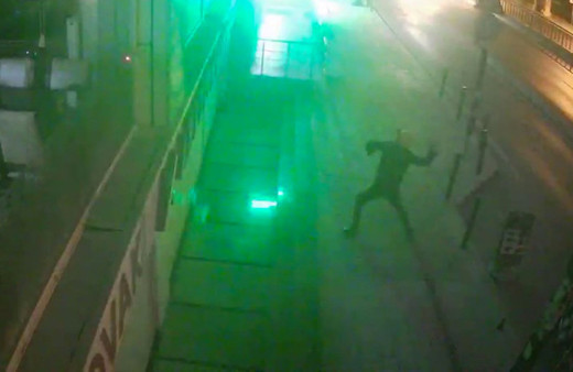 Sipariş geç geldi diye ortalığı birbirine kattı kadın döner bıçağıyla dehşet açtı