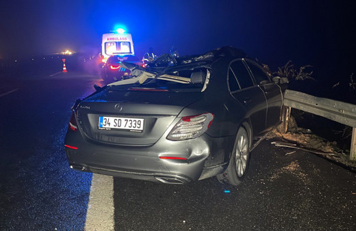 Balıkesir'de trafik kazası geçiren şarkıcı Gülçin Ergül yaralanırken arkadaşı öldü