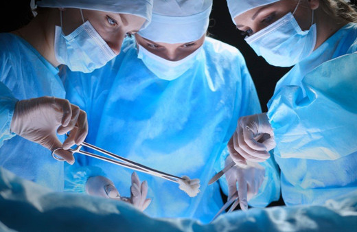 Hastanın midesinden 450 parça metal çıkarıldı!