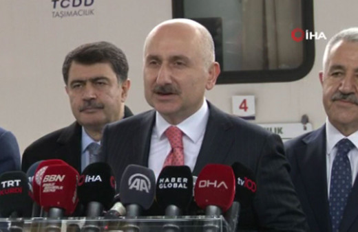 Bakan Adil Karaismailoğlu seferlerine yeniden başlayan Turistik Doğu Ekspresi'ni uğurladı