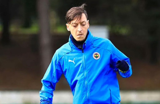 Fenerbahçe'de Mesut Özil isyan etti!