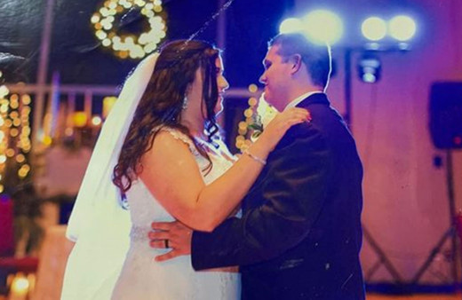 Kentcuky'deki hortumda kaybolan düğün fotoğrafı 240 kilometre uzakta bulundu