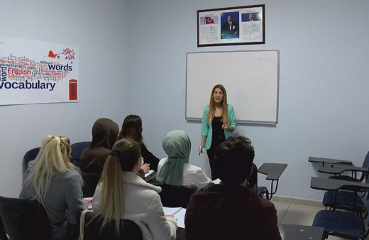 Sağlıkçılar akın akın Almanca kursuna koşuyor! Öğretmen bulunamıyor