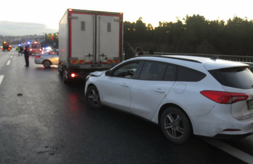 İstanbul Çekmeköy Kuzey Marmara Otoyolu'nda 19 araç birbirine girdi