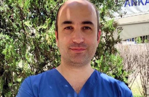 Ümit Savaşçı Omicron'un semptomlarını açıkladı! "Daha sinsi, tat-koku kaybı yapmıyor"