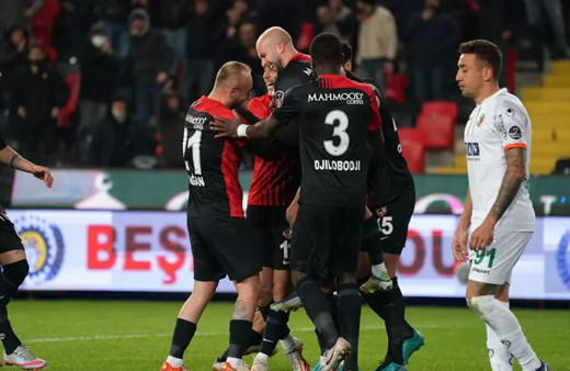 Gaziantep FK, Alanyaspor'a 2 golle geçti!