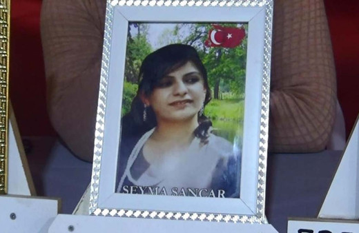 Polis kıyafeti giyip kızını kaçırmışlar acılı anne anlattı