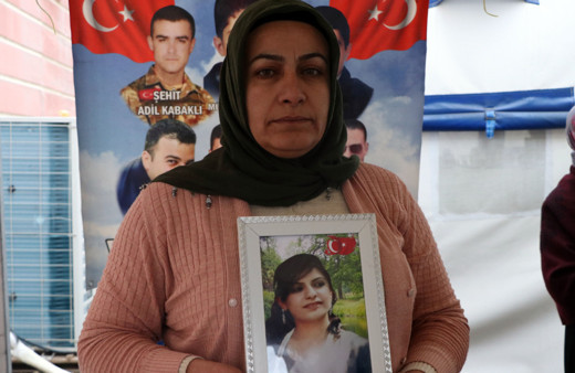 'Baban hasretinden ölecek' deyip acılı anne seslendi: O katilleri dinleme