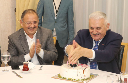 Binali Yıldırım'a Kızılcahamam Kampı'nda sürpriz kutlama! Binali Yıldırım kaç yaşına girdi?