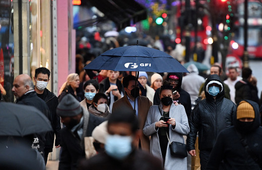 İngiltere'de günlük koronavirüs vaka sayısında yeni rekor