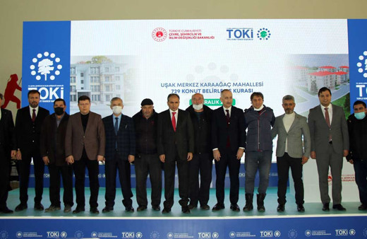 Uşak'ta TOKİ konutları için kura çekildi