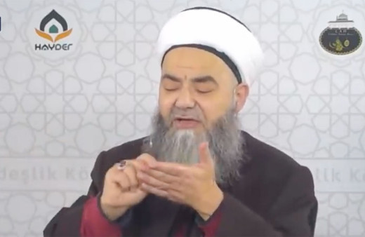 Cübbeli Ahmet Hoca fetvayı verdi! Doları düşüren 'kur korumalı mevduat' caiz mi faiz gibi haram mı?