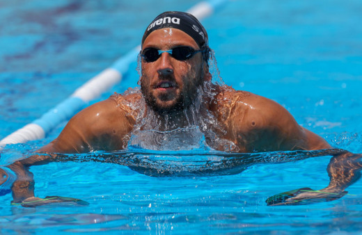 Milli yüzücü Emre Sakçı dünya rekoru kırdı