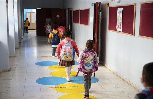 Covid-19 salgınının bulaş kaynağı çocuklar mı? Bilim Kurulu Üyesi açıkladı