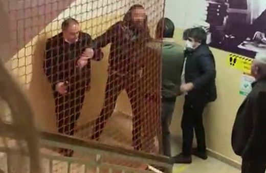 Okullarda şiddet bitmiyor! İstanbul'da bu sefer de veli okul müdürüne saldırdı