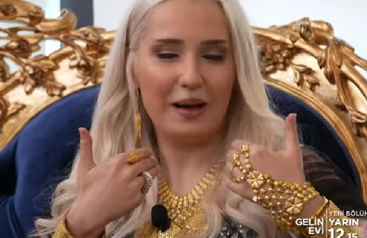 SHOW TV Gelin Evi'nde Aslı Hünel'i şaşırtan Ahsen Gelin: 1 kilo altını var, mobilyaları Mısırdan...