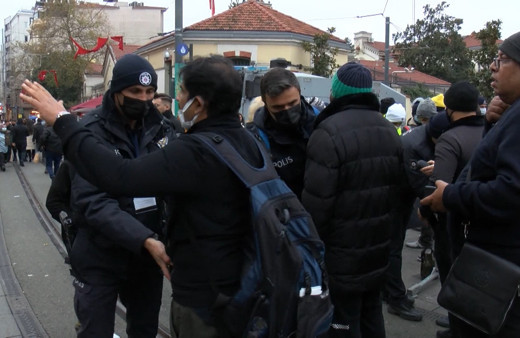 Yeni yıl kutlaması için Taksim'e akın edildi Polis tek tek arıyor