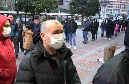 Avcılar'da eczane kuyruğunu görenler inanamadı!  Nöbetçi eczane isyanı