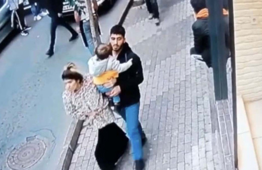 “Taksi niye yok” dayağı! Yaşlı adamı yerde tekmeleyip porselen dişlerini kırdı