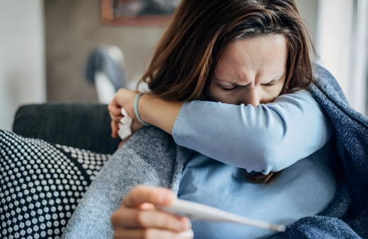 Omicron için hiper bulaşıcılık uyarısı: Maskeyi bir an bile indirmeyin