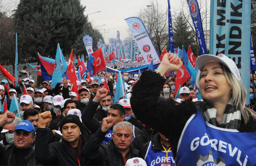 Binlerce işçi yüzde 17'lik zamma karşı Kocaeli'de greve çıktı! Türk Metal Sendikası: Bıçak kemiğe dayandı