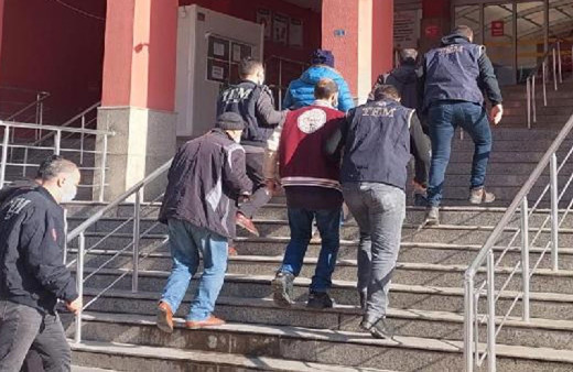 Düğmeye basıldı! Gözaltına alındılar