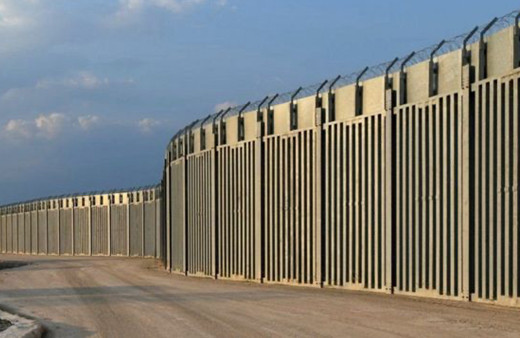 Yunanistan muamele! Mülteciye kullandığını FETÖ'cü geçerken kapatıyor