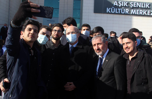 YÖK Başkanı Prof. Dr. Özvar'dan 'Üniversiteler kutsal mekanlardır' çıkışı