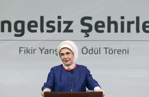 Emine Erdoğan: Kaldırım rampalarına park edilmiş araç gördüğümde üzülüyorum