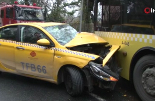 Sarıyer'de virajı alamayan ticari taksi İETT otobüsünün altına girdi: 2 yaralı