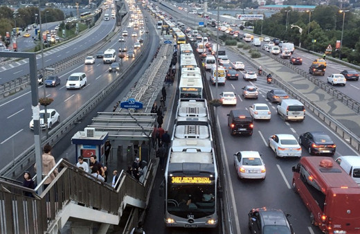 Metrobüsle 4-9 durak sayısı yolculuk eden kaç para tam bilet ücreti öder?